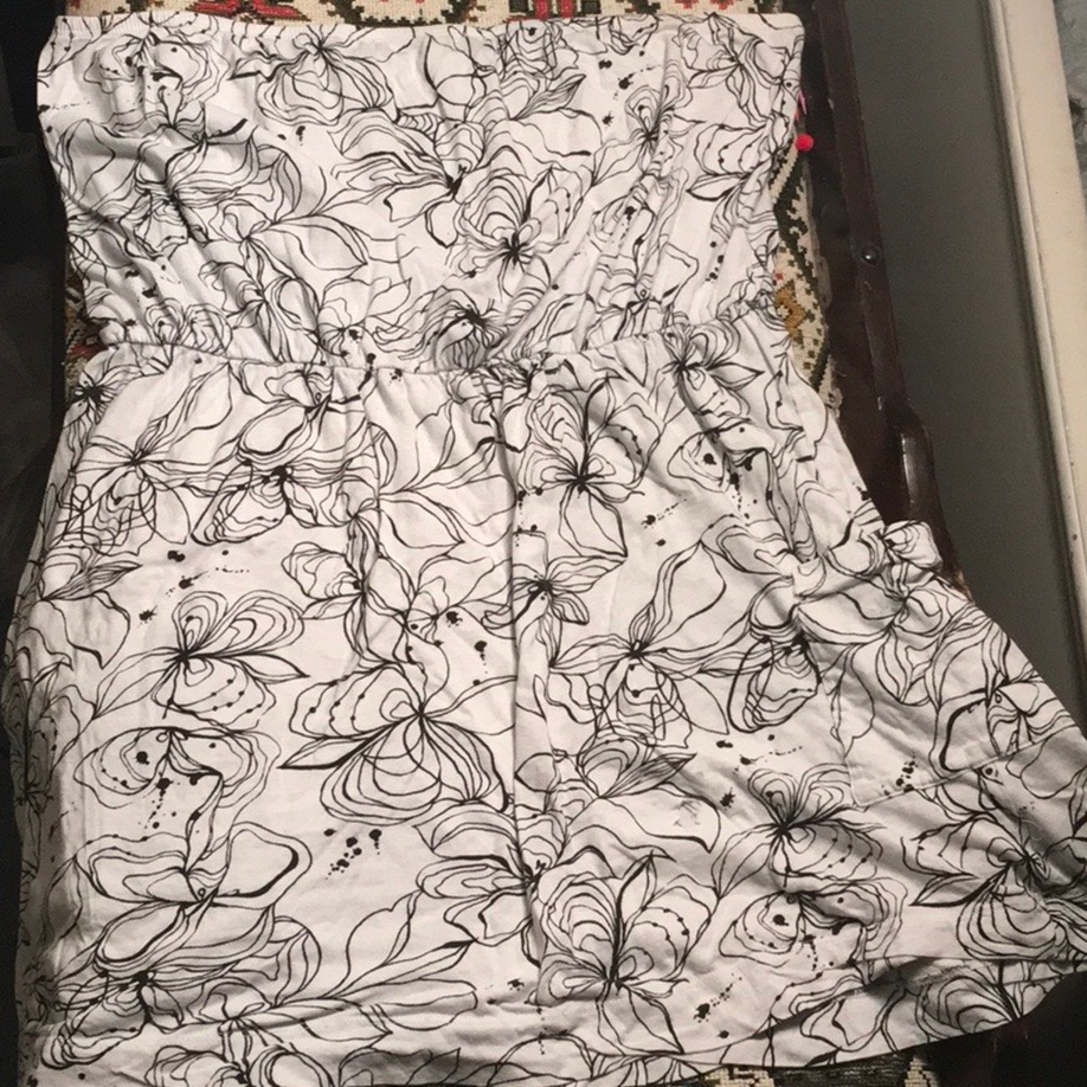 Floral print strapless top